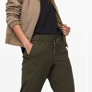 LULULEMON On The Fly Dark Olive 7/8 Pant